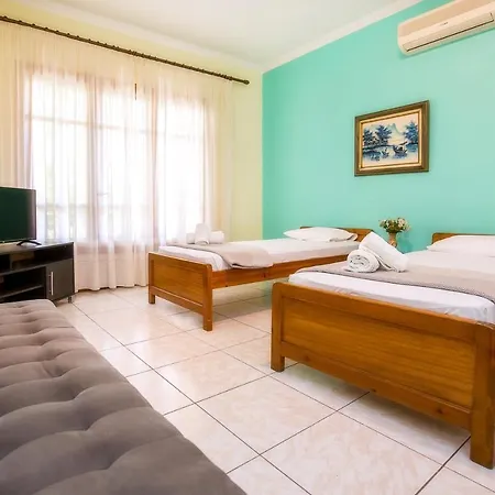 Studios Anagnostou * Skala Marion