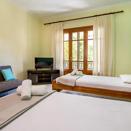 Studios Anagnostou * Skala Marion